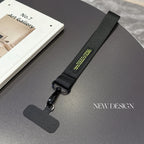 シンプル派にはコレ！メンズにもおすすめのハンドストラップ #AS1033