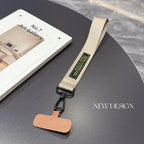 シンプル派にはコレ！メンズにもおすすめのハンドストラップ #AS1033